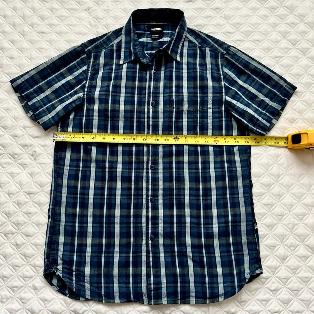 The North Face Blue Plaid Casual Button Down Short Sleeve Shirt Size S